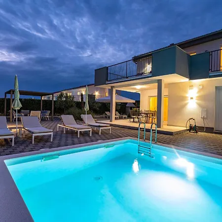 Luxe Woning In Vakantiehuis Debeljak