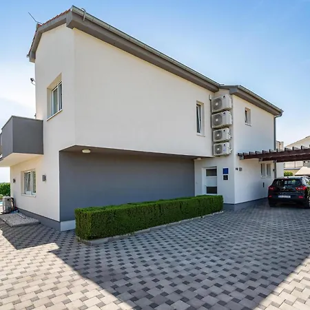 Vakantiehuis Luxe Woning In Debeljak